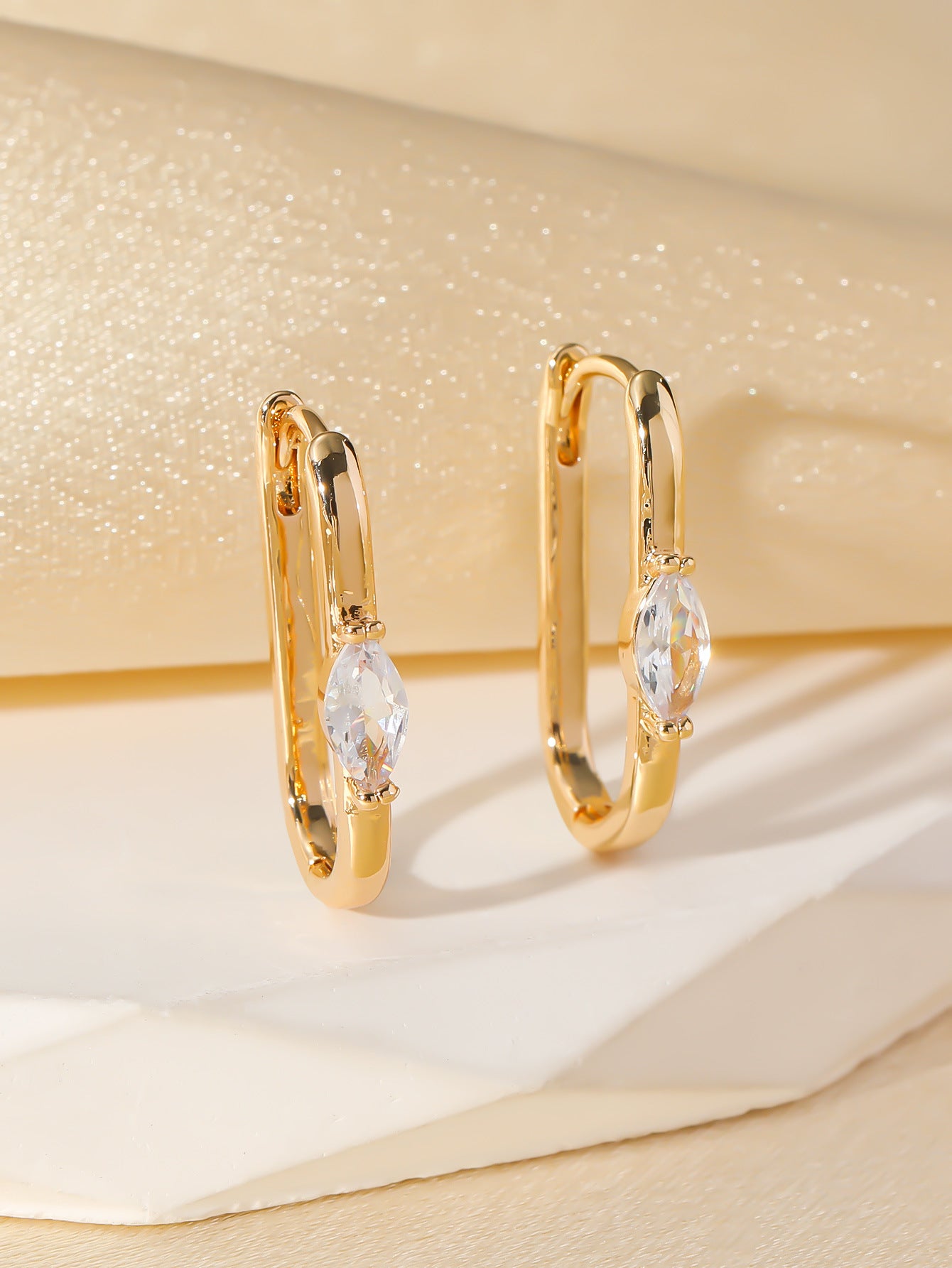 Simple Retro Elegance Geometric Copper Inlaid Zircon Ear Ring